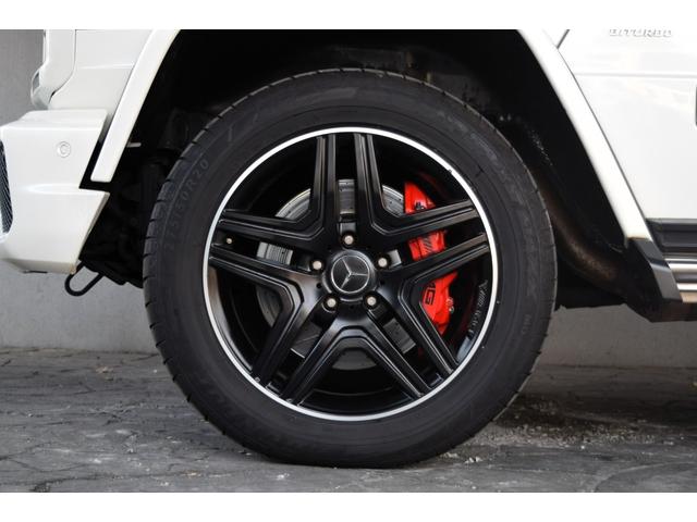 ＡＭＧ２０インチホイールにレッドキャリパーがとてもおしゃれな１台となっております。