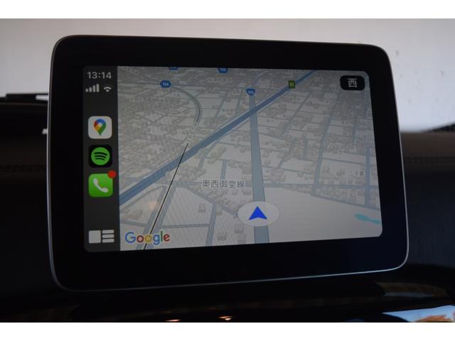 ８インチコマンドディスプレイにはナビ、地デジ、カープレイなど様々な機能を楽しんでいただく事ができます。