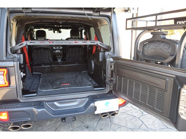 ジープ・ラングラーアンリミテッド ルビコン　リーコン　１００台限定車　べストップサンライダー（ハードＴＯＰあり）　ジェプセン１インチリフトアップ　４本出しマフラー　スミティビルトルーフラック　ＧＡＲＶＩＮトレイルラック　ファブテックカーゴラック（23枚目）