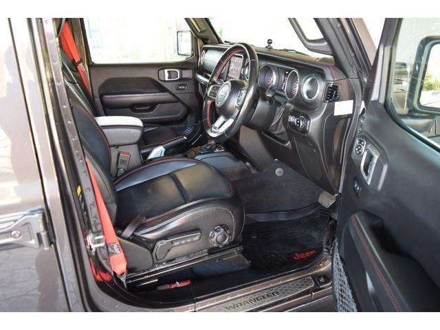 ジープ・ラングラーアンリミテッド ルビコン　リーコン　１００台限定車　べストップサンライダー（ハードＴＯＰあり）　ジェプセン１インチリフトアップ　４本出しマフラー　スミティビルトルーフラック　ＧＡＲＶＩＮトレイルラック　ファブテックカーゴラック（45枚目）