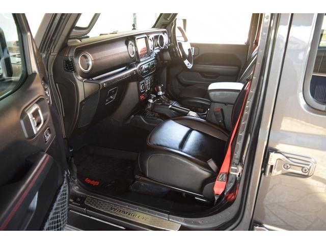 ジープ・ラングラーアンリミテッド ルビコン　リーコン　１００台限定車　べストップサンライダー（ハードＴＯＰあり）　ジェプセン１インチリフトアップ　４本出しマフラー　スミティビルトルーフラック　ＧＡＲＶＩＮトレイルラック　ファブテックカーゴラック（48枚目）