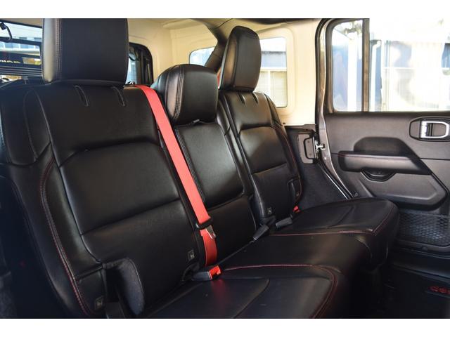 ジープ・ラングラーアンリミテッド ルビコン　リーコン　１００台限定車　べストップサンライダー（ハードＴＯＰあり）　ジェプセン１インチリフトアップ　４本出しマフラー　スミティビルトルーフラック　ＧＡＲＶＩＮトレイルラック　ファブテックカーゴラック（51枚目）