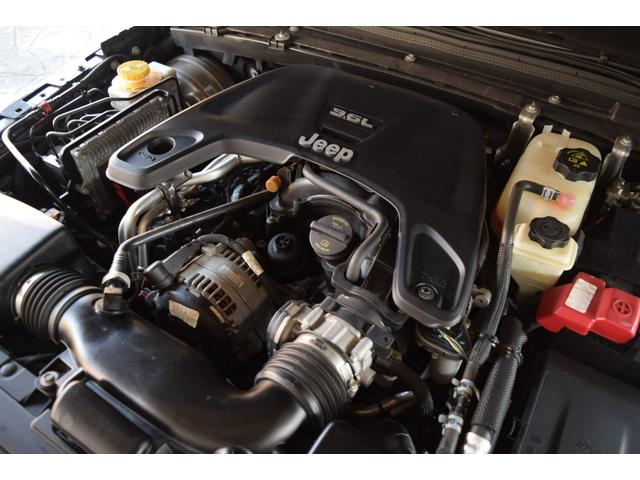 ジープ・ラングラーアンリミテッド ルビコン　リーコン　１００台限定車　べストップサンライダー（ハードＴＯＰあり）　ジェプセン１インチリフトアップ　４本出しマフラー　スミティビルトルーフラック　ＧＡＲＶＩＮトレイルラック　ファブテックカーゴラック（59枚目）