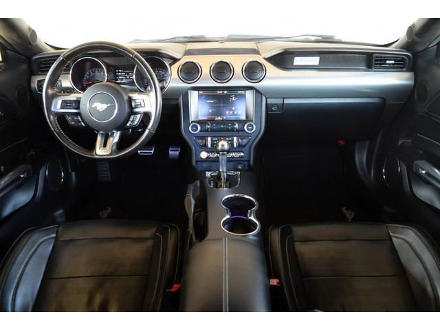 マスタング 50イヤーズ エディション 350台限定車 ディーラーメンテナンス車両 記録簿 H29,30、1、2、4、7のディーラーでの記録簿あり ブラックレザーシート シートヒーター ベンチレーション パドルシフト バックカメラ(2枚目)