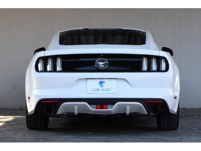 マスタング 50イヤーズ エディション 350台限定車 ディーラーメンテナンス車両 記録簿 H29,30、1、2、4、7のディーラーでの記録簿あり ブラックレザーシート シートヒーター ベンチレーション パドルシフト バックカメラ(4枚目)