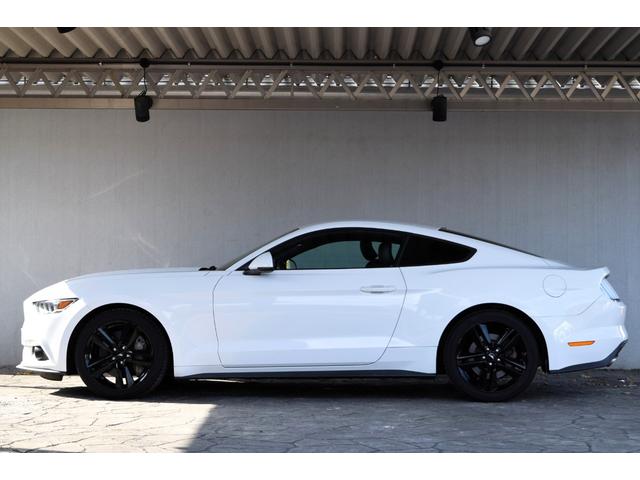 マスタング 50イヤーズ エディション 350台限定車 ディーラーメンテナンス車両 記録簿 H29,30、1、2、4、7のディーラーでの記録簿あり ブラックレザーシート シートヒーター ベンチレーション パドルシフト バックカメラ(6枚目)