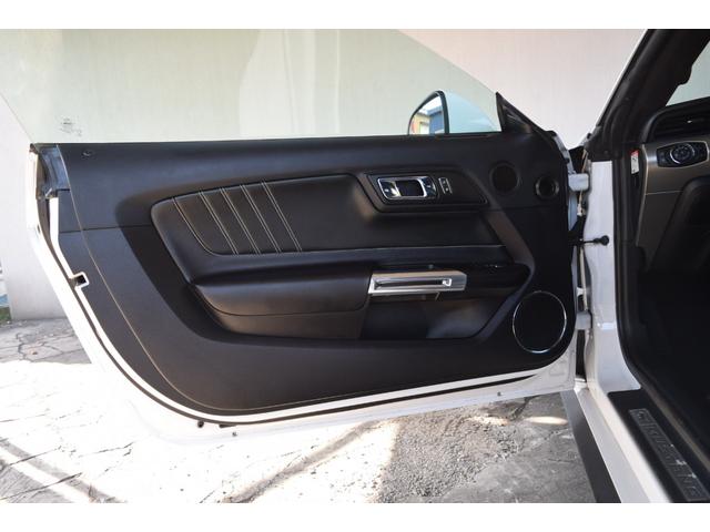 マスタング 50イヤーズ エディション 350台限定車 ディーラーメンテナンス車両 記録簿 H29,30、1、2、4、7のディーラーでの記録簿あり ブラックレザーシート シートヒーター ベンチレーション パドルシフト バックカメラ(18枚目)