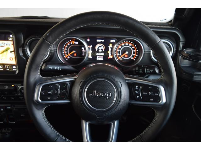 ジープ・ラングラーアンリミテッド サハラ　ブラックレザー　ジェプセン４本出しマフラー　スミティルーフラック　べストップサンライダー（ハードＴＯＰあり）　ルビコンホイール　ジオランダＸＡＴタイヤ　エルフォードフロントバンパー　ドラレコ（12枚目）