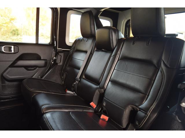 ジープ・ラングラーアンリミテッド サハラ　ブラックレザー　ジェプセン４本出しマフラー　スミティルーフラック　べストップサンライダー（ハードＴＯＰあり）　ルビコンホイール　ジオランダＸＡＴタイヤ　エルフォードフロントバンパー　ドラレコ（21枚目）