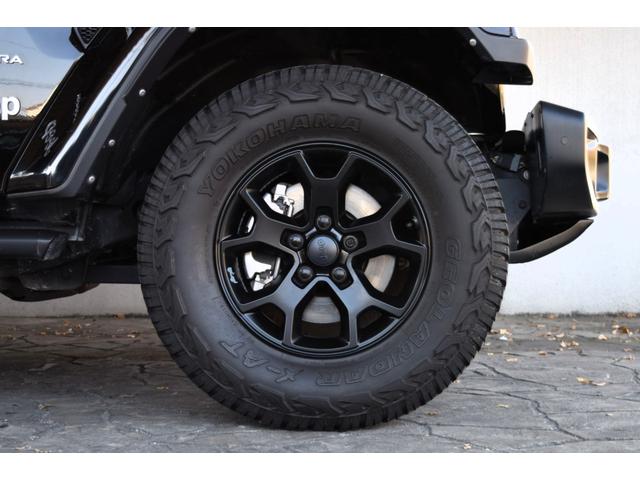 ジープ・ラングラーアンリミテッド サハラ　ブラックレザー　ジェプセン４本出しマフラー　スミティルーフラック　べストップサンライダー（ハードＴＯＰあり）　ルビコンホイール　ジオランダＸＡＴタイヤ　エルフォードフロントバンパー　ドラレコ（41枚目）