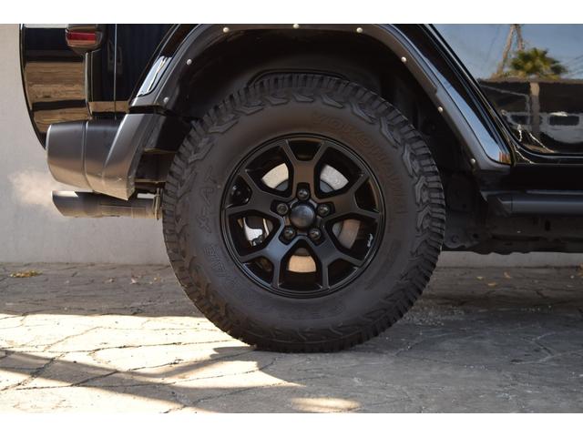 ジープ・ラングラーアンリミテッド サハラ　ブラックレザー　ジェプセン４本出しマフラー　スミティルーフラック　べストップサンライダー（ハードＴＯＰあり）　ルビコンホイール　ジオランダＸＡＴタイヤ　エルフォードフロントバンパー　ドラレコ（42枚目）