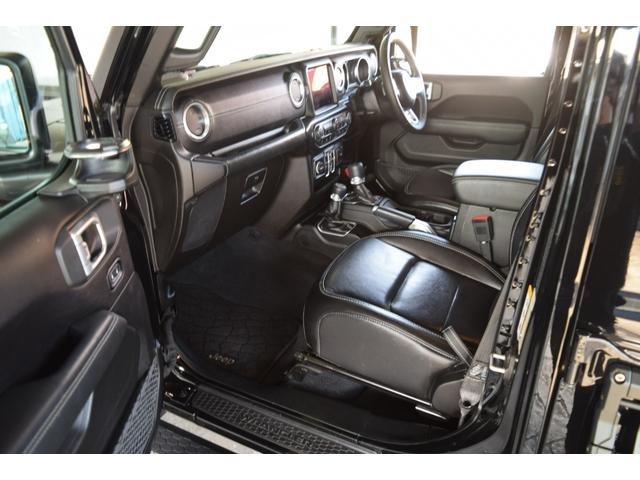 ジープ・ラングラーアンリミテッド サハラ　ブラックレザー　ジェプセン４本出しマフラー　スミティルーフラック　べストップサンライダー（ハードＴＯＰあり）　ルビコンホイール　ジオランダＸＡＴタイヤ　エルフォードフロントバンパー　ドラレコ（52枚目）