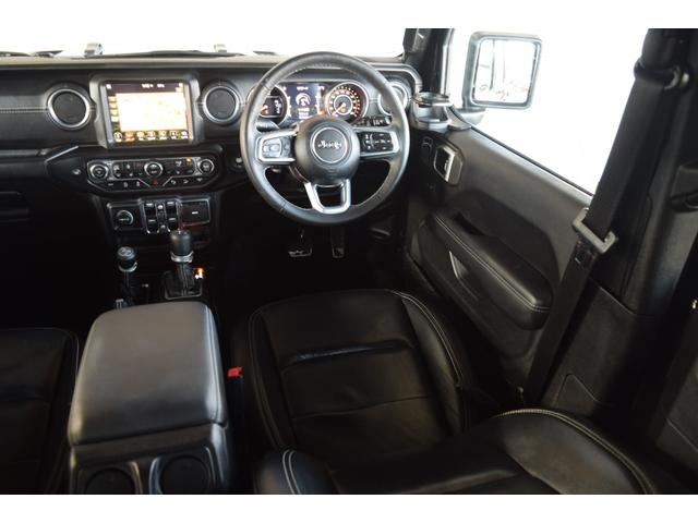 ジープ・ラングラーアンリミテッド サハラ　ブラックレザー　ジェプセン４本出しマフラー　スミティルーフラック　べストップサンライダー（ハードＴＯＰあり）　ルビコンホイール　ジオランダＸＡＴタイヤ　エルフォードフロントバンパー　ドラレコ（59枚目）