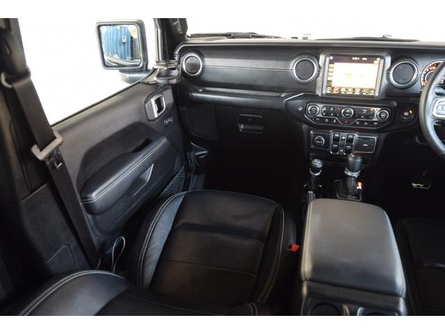 ジープ・ラングラーアンリミテッド サハラ　ブラックレザー　ジェプセン４本出しマフラー　スミティルーフラック　べストップサンライダー（ハードＴＯＰあり）　ルビコンホイール　ジオランダＸＡＴタイヤ　エルフォードフロントバンパー　ドラレコ（60枚目）