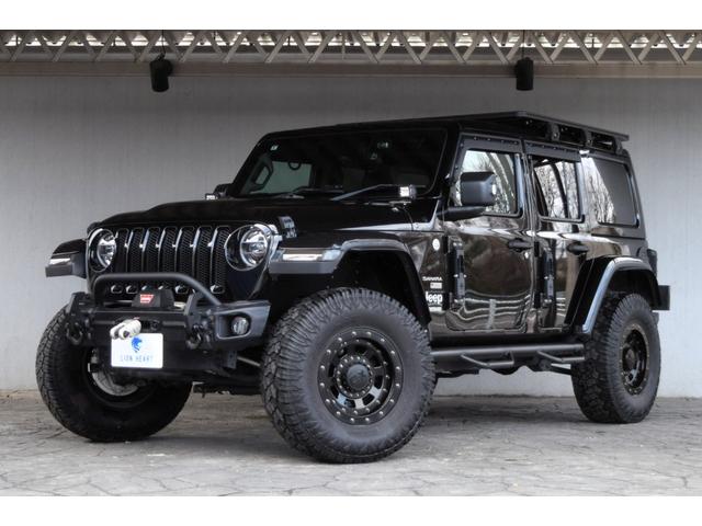 ジープ・ラングラーアンリミテッド サハラ　レザーシート　２．５インチリフトアップカスタム　ラギッドリッジフロントバンパー　ＷＡＲＮウインチ　ハイフェンダー　ＮＦＡＢサイドステップ　スミティ背面強化ＫＩＴ　スミティリアバンパー　ＫＭＣホイール（6枚目）