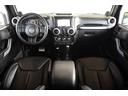 新車並行車・ワンオーナーのJKラングラーサハラが入庫いたしました。本国モデルのおしゃれな1台となります。走行も少なく安心の1台となります。