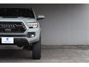 ダブルキャブ TRD PRO 新車並行車 4WD ワンオーナー ルナロックカラー レザーシート サンルーフ サイドステップ リフトアップ FOX専用サス JBLサウンド ベッドステップ TRDマフラー(32枚目)