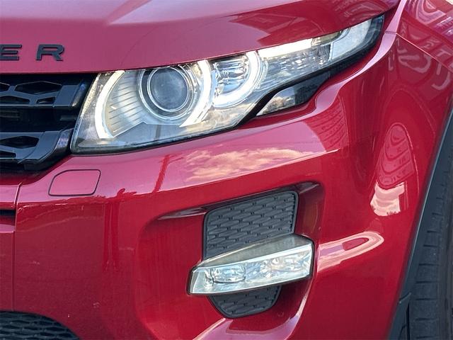 レンジローバーイヴォーククーペ ダイナミック　４ＷＤ　バックカメラ　オートクルーズコントロール　パワーシート　サンルーフ　ナビ　オートライト　電動リアゲート　アルミホイール　電動格納ミラー　シートヒーター　革シート　ＡＴ　ＣＤ　ＡＢＳ　ＥＳＣ（7枚目）