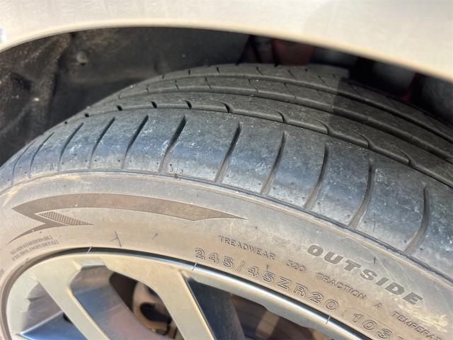 レンジローバーイヴォーククーペ ダイナミック　４ＷＤ　バックカメラ　オートクルーズコントロール　パワーシート　サンルーフ　ナビ　オートライト　電動リアゲート　アルミホイール　電動格納ミラー　シートヒーター　革シート　ＡＴ　ＣＤ　ＡＢＳ　ＥＳＣ（15枚目）