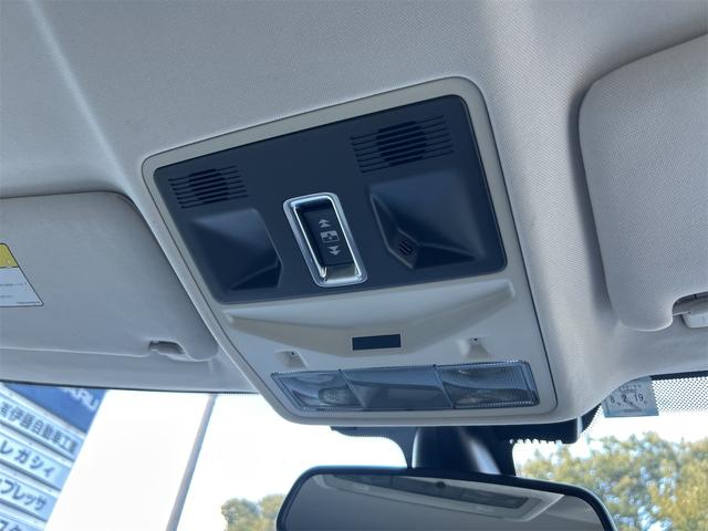 レンジローバーイヴォーククーペ ダイナミック　４ＷＤ　バックカメラ　オートクルーズコントロール　パワーシート　サンルーフ　ナビ　オートライト　電動リアゲート　アルミホイール　電動格納ミラー　シートヒーター　革シート　ＡＴ　ＣＤ　ＡＢＳ　ＥＳＣ（49枚目）