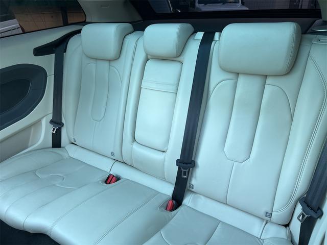 レンジローバーイヴォーククーペ ダイナミック　４ＷＤ　バックカメラ　オートクルーズコントロール　パワーシート　サンルーフ　ナビ　オートライト　電動リアゲート　アルミホイール　電動格納ミラー　シートヒーター　革シート　ＡＴ　ＣＤ　ＡＢＳ　ＥＳＣ（66枚目）