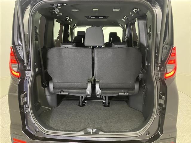 ノア ハイブリッドＳ－Ｚ　ＰＣＳ　横滑り防止機能　ＬＥＤヘッドライト　クルコン　盗難防止装置　エアコン　三列シート　キーレス　アルミホイール　１００Ｖ電源　４ＷＤ　リアオートエアコン　スマートキー　ＥＴＣ　メモリーナビ　ＡＢＳ（25枚目）