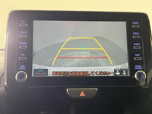 ヤリス ハイブリッドＺ　ＰＣＳ　ＡＷ　Ｂカメラ　ＬＥＤランプ　スマキー　ＥＴＣ付き　メディアプレイヤー接続　ＶＳＣ　パワステ　１オナ車　クルコン　カーテンエアバック　キーフリー　ＡＢＳ　エアコン　エアバッグ（4枚目）