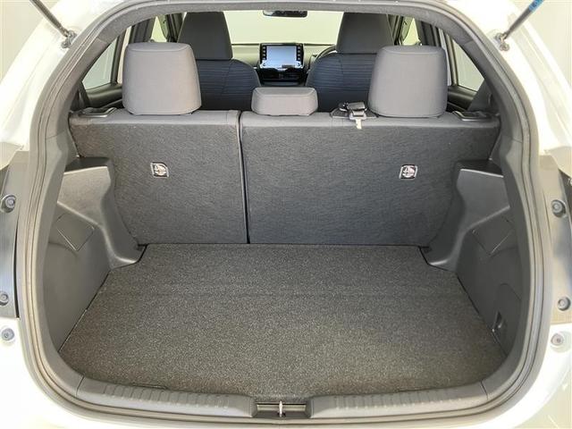 ヤリス ハイブリッドＺ　ＰＣＳ　ＡＷ　Ｂカメラ　ＬＥＤランプ　スマキー　ＥＴＣ付き　メディアプレイヤー接続　ＶＳＣ　パワステ　１オナ車　クルコン　カーテンエアバック　キーフリー　ＡＢＳ　エアコン　エアバッグ（21枚目）