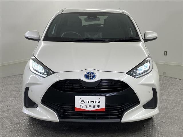 ヤリス ハイブリッドＺ　ＰＣＳ　ＡＷ　Ｂカメラ　ＬＥＤランプ　スマキー　ＥＴＣ付き　メディアプレイヤー接続　ＶＳＣ　パワステ　１オナ車　クルコン　カーテンエアバック　キーフリー　ＡＢＳ　エアコン　エアバッグ（25枚目）