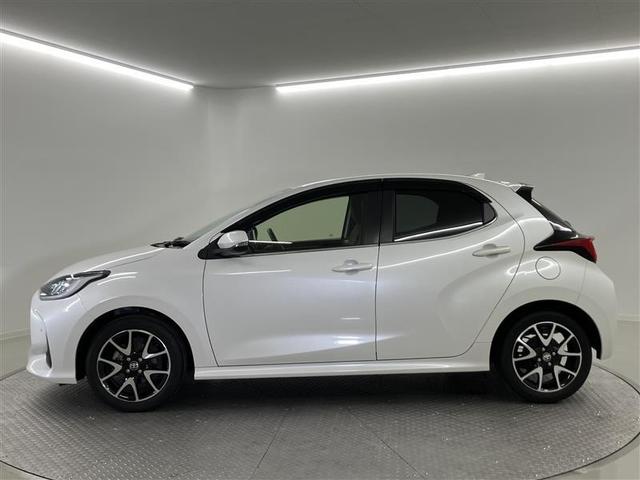 ヤリス ハイブリッドＺ　ＰＣＳ　ＡＷ　Ｂカメラ　ＬＥＤランプ　スマキー　ＥＴＣ付き　メディアプレイヤー接続　ＶＳＣ　パワステ　１オナ車　クルコン　カーテンエアバック　キーフリー　ＡＢＳ　エアコン　エアバッグ（26枚目）