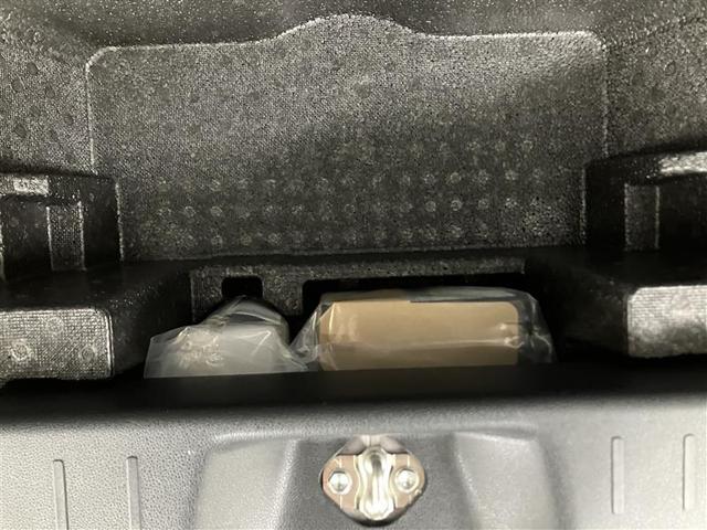 ムーヴキャンバス Ｘメイクアップリミテッド　ＳＡＩＩＩ　衝突防止　横滑り防止装置　ナビＴＶ　盗難防止装置　キーレスエントリー　パワステ　地デジ　スマートキー＆プッシュスタート　ＤＶＤ　ＥＴＣ　Ｒカメラ　アイスト　ベンチシート　Ｗエアバック　ＡＢＳ（32枚目）