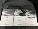 ハイブリッドＺ　ＰＣＳ　ＡＷ　Ｂカメラ　ＬＥＤランプ　スマキー　ＥＴＣ付き　メディアプレイヤー接続　ＶＳＣ　パワステ　１オナ車　クルコン　カーテンエアバック　キーフリー　ＡＢＳ　エアコン　エアバッグ（33枚目）
