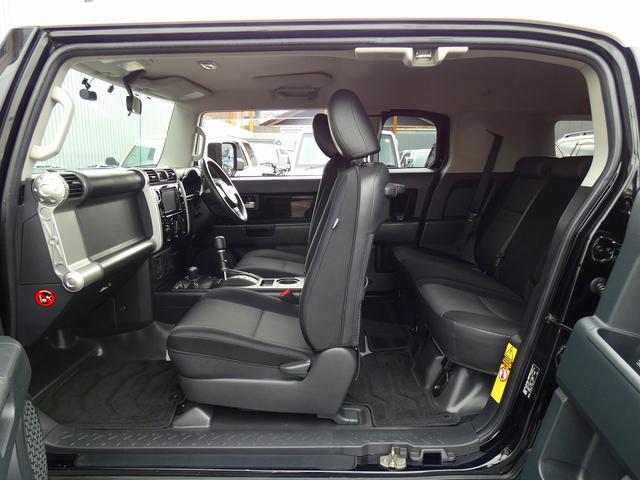 ＦＪクルーザー ブラックカラーパッケージ　ローン２．４パーセント　１２０回　買取直販車両　ＹＯＫＯＨＡＭＡジオランダーＸ－ＡＴ　ヒッチメンバー　フロントフォグランプ　ルーフラック（73枚目）