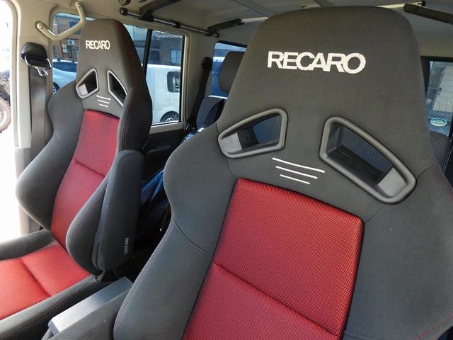 ランドクルーザー７０ バン　ローン２．４パーセント　１２０回　５速ＭＴ　トヨタ純正前後デフロック　レカロ―シート×２脚　ウッドコンビステアリング（5枚目）