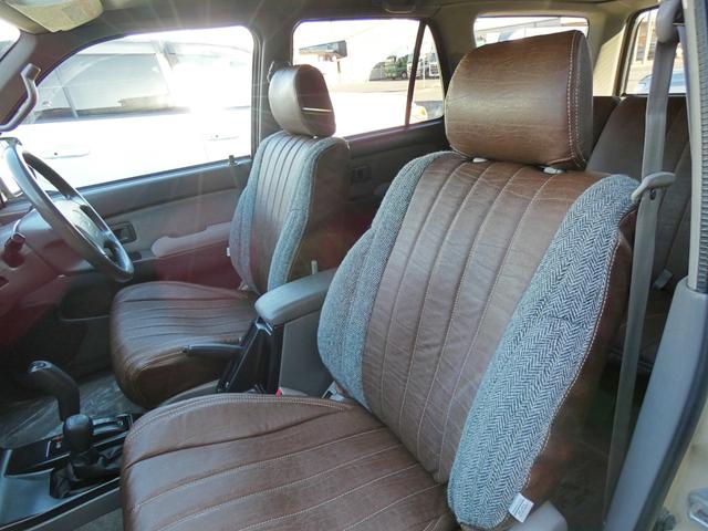 ハイラックスサーフ ＳＳＲ－Ｖ　ローン２．４パーセント　１２０回　４ランナー仕様　リフトアップ　ベージュカスタムペイント　ヴィンテージブラウンレザー×ハリスツィードシートカバー（46枚目）