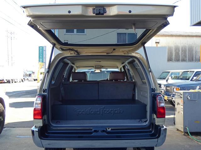 ハイラックスサーフ ＳＳＲ－Ｖ　ローン２．４パーセント　１２０回　４ランナー仕様　リフトアップ　ベージュカスタムペイント　ヴィンテージブラウンレザー×ハリスツィードシートカバー（58枚目）