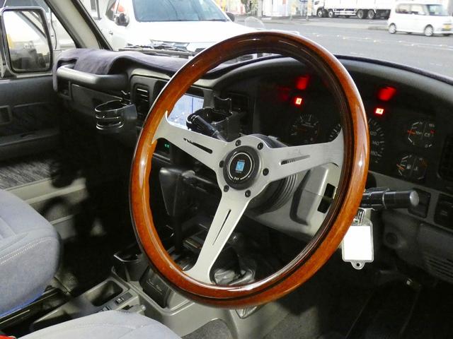 ランドクルーザープラド SXワイド ローン2.4パーセント 120回 ディーゼルターボ classicカスタム ベージュペイント デニム&レザーシートカバー ナルディウッドステアリング フルセグ地デジナビ バックカメラ ドライブレコーダ(7枚目)