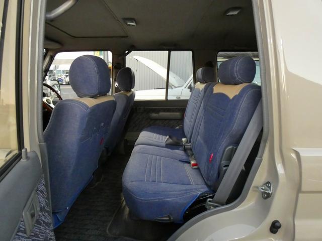 ランドクルーザープラド SXワイド ローン2.4パーセント 120回 ディーゼルターボ classicカスタム ベージュペイント デニム&レザーシートカバー ナルディウッドステアリング フルセグ地デジナビ バックカメラ ドライブレコーダ(10枚目)