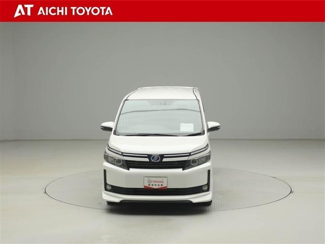 ヴォクシー ハイブリッドV スマートキープッシュスタート 盗難防止アラーム DVD再生可 Bモニター オートクルーズ Wエアバック ナビTV ESC ETC車載器 リモコンキー PS LEDヘットライト 運転席エアバック 3列(9枚目)