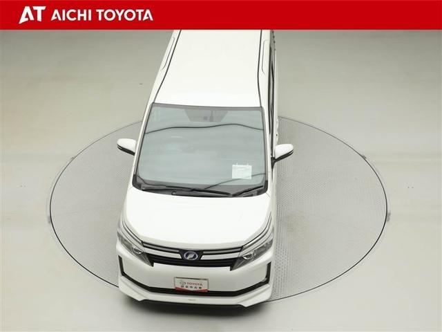 ヴォクシー ハイブリッドV スマートキープッシュスタート 盗難防止アラーム DVD再生可 Bモニター オートクルーズ Wエアバック ナビTV ESC ETC車載器 リモコンキー PS LEDヘットライト 運転席エアバック 3列(17枚目)