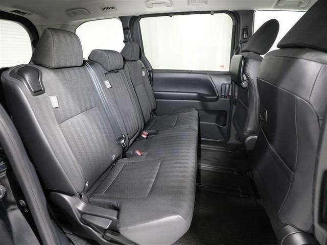 ノア ハイブリッドＧ　Ｗエアコン　カラーバックモニター　アルミホイール　盗難防止装置　クルコン　キーレス　スマートキ－　両側電動ドア　ＬＥＤライト　ＴＳＳ　オートエアコン　３列シート　ミュージックプレイヤー接続可　ＥＴＣ（20枚目）