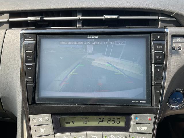 Ｓ　ＥＴＣ　バックカメラ　ナビ　ＴＶ　アルミホイール　ＨＩＤ　スマートキー　アイドリングストップ　電動格納ミラー　ＣＶＴ　盗難防止システム　衝突安全ボディ　ＡＢＳ　ＥＳＣ　ＣＤ　ＤＶＤ再生　ＵＳＢ(5枚目)