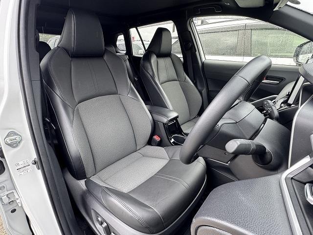 カローラクロス ハイブリッド　Ｚ　ガラスルーフ　８型ディスプレイオーディオＴＶ　トヨタセーフティセンス　レーダークルーズコントロール　電動リアゲート　シートヒーター　電動シート　クリアランスソナー　バックカメラ　ＬＥＤヘッドライト（6枚目）