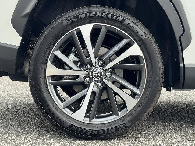 カローラクロス ハイブリッド　Ｚ　ガラスルーフ　８型ディスプレイオーディオＴＶ　トヨタセーフティセンス　レーダークルーズコントロール　電動リアゲート　シートヒーター　電動シート　クリアランスソナー　バックカメラ　ＬＥＤヘッドライト（31枚目）