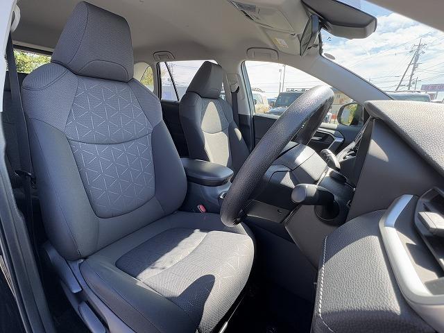 ＲＡＶ４ ハイブリッドＸ　１オーナー　レーダークルーズコントロール　純正ナビＴＶ　バックカメラ　ステアリングスイッチ　ＬＥＤヘッド　オートマチックハイビーム　電動パーキング　純正１７インチアルミ　スマートキー　オートライト（6枚目）