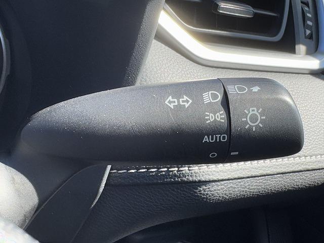 ＲＡＶ４ ハイブリッドＸ　１オーナー　レーダークルーズコントロール　純正ナビＴＶ　バックカメラ　ステアリングスイッチ　ＬＥＤヘッド　オートマチックハイビーム　電動パーキング　純正１７インチアルミ　スマートキー　オートライト（10枚目）
