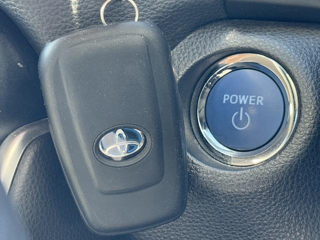 ＲＡＶ４ ハイブリッドＸ　１オーナー　レーダークルーズコントロール　純正ナビＴＶ　バックカメラ　ステアリングスイッチ　ＬＥＤヘッド　オートマチックハイビーム　電動パーキング　純正１７インチアルミ　スマートキー　オートライト（12枚目）
