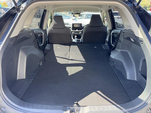 ＲＡＶ４ ハイブリッドＸ　１オーナー　レーダークルーズコントロール　純正ナビＴＶ　バックカメラ　ステアリングスイッチ　ＬＥＤヘッド　オートマチックハイビーム　電動パーキング　純正１７インチアルミ　スマートキー　オートライト（17枚目）