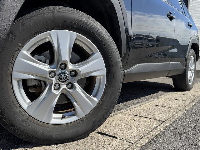 ＲＡＶ４ ハイブリッドＸ　１オーナー　レーダークルーズコントロール　純正ナビＴＶ　バックカメラ　ステアリングスイッチ　ＬＥＤヘッド　オートマチックハイビーム　電動パーキング　純正１７インチアルミ　スマートキー　オートライト（28枚目）