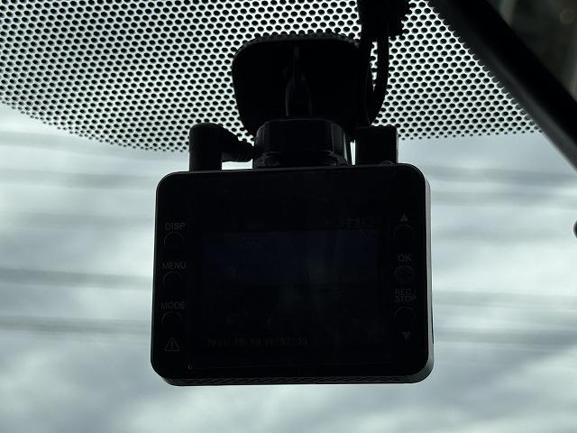 プリウス S 純正8型SDナビTV バックカメラ Bluetooth接続 HIDヘッド 社外フロント・リアバンパー スマートキー プッシュスタート ステアリングスイッチ ビルドインETC 純正15インチアルミ(12枚目)